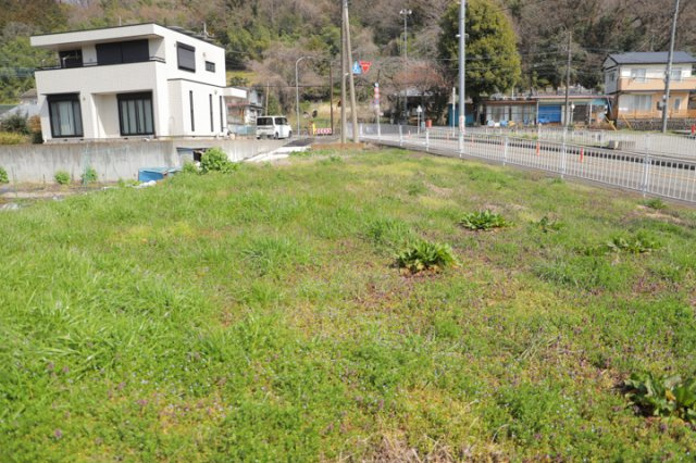 物件の詳細については、現地を見てわかること以外に、役所や法務局などで調べないとわからないことがあります。そのため、現地に行く場合は、もしこの物件を買ったらどのような生活ができるかをイメージしましょう。