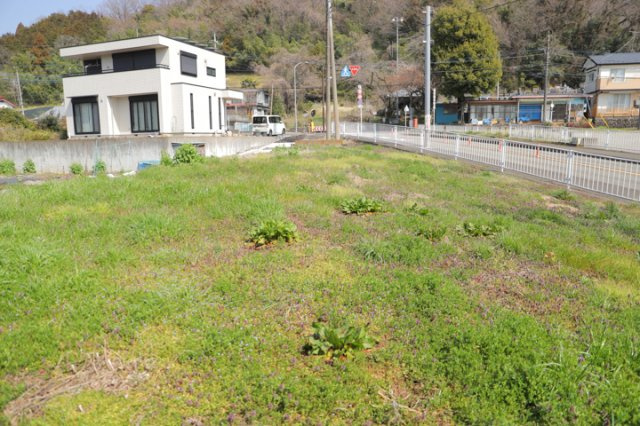 家を建てる前提で土地を探している場合、地盤の丈夫さは譲れない条件の一つです。地盤が脆弱だと追加工事が必要となります。また、過去に地盤沈下や液状化現象を起こした土地は、できるだけ避けた方がいいでしょう。