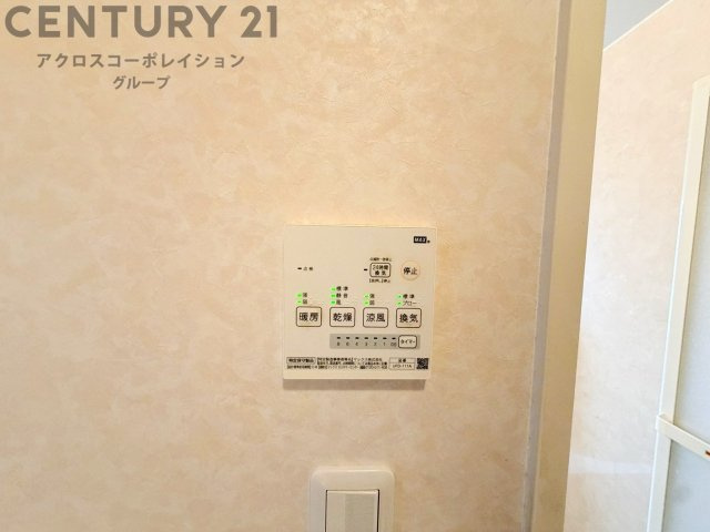暖房機能があるため、冬場でも温かい浴室で入浴でき、乾燥機能があるため、水気を素早く取り除けます。また、換気機能があるため、湿気を素早く排出してカビや雑菌の発生を防ぐことができます。