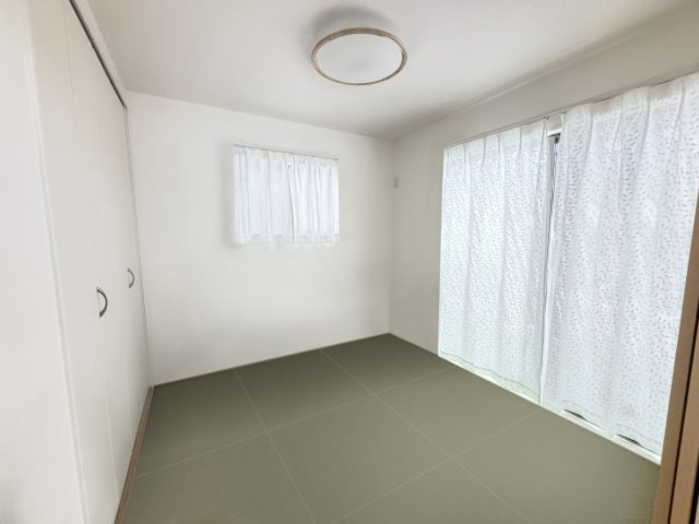 リビング横の和室は、お子さまの遊び場や　来客用スペースにも便利です。
