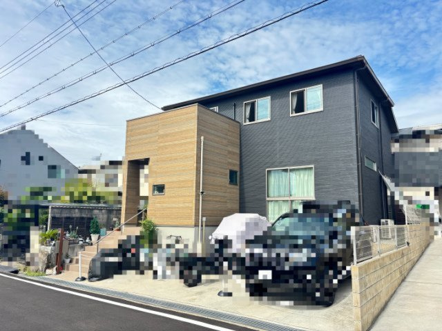 前面道路を含めた現地写真。　周辺の雰囲気もあわせてご確認いただけます。