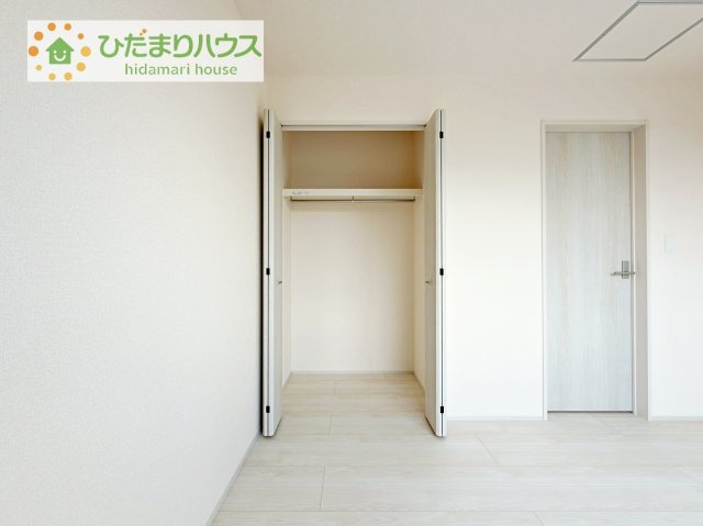 お洋服の多い女性に人気！収納力の高いクローゼット付き☆彡