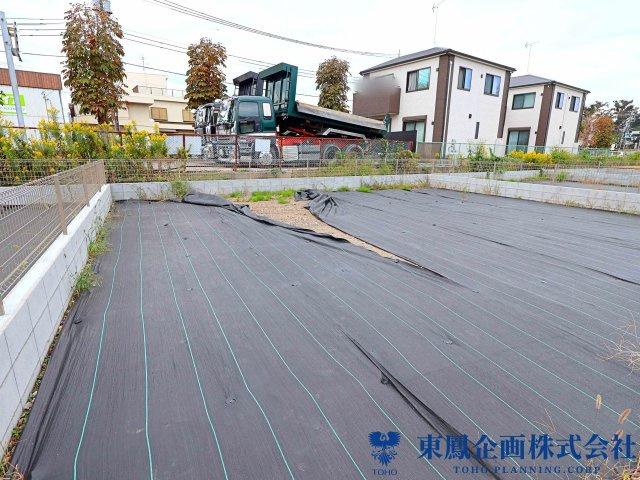 建築条件付きの売地です
