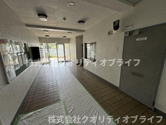 共用部エントランスの様子になります