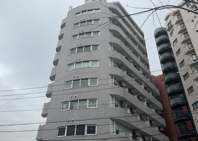ＳＲＣ造は強度や耐震性の面でもRC造と比べて優れています。そのため、10階建以上の高層または超高層マンションなどの建築にも多く採用されています。柱や梁などのサイズが小さくても高い耐震性を確保できます。
