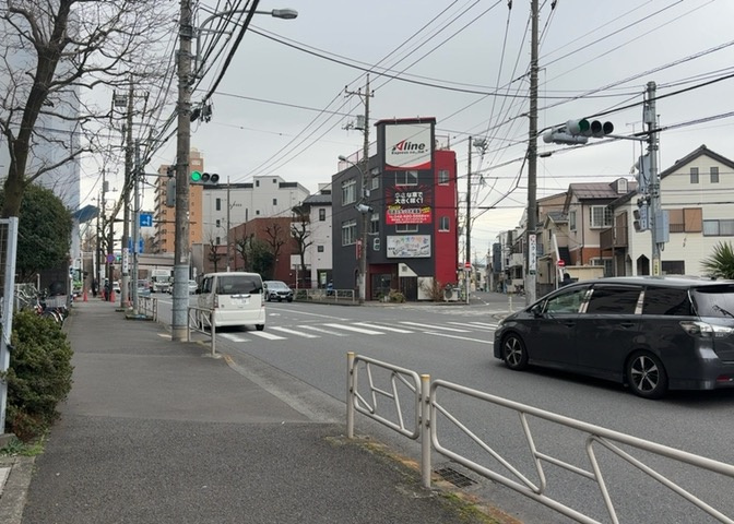眺望を気にして物件を探す場合、前面に建物が建っていないか現地で確認しましょう！前面に建物があると景色はもちろん、日当たりや風通しにも影響が出てきます。住んだ時のことを想像しながら現地見学をしましょう。