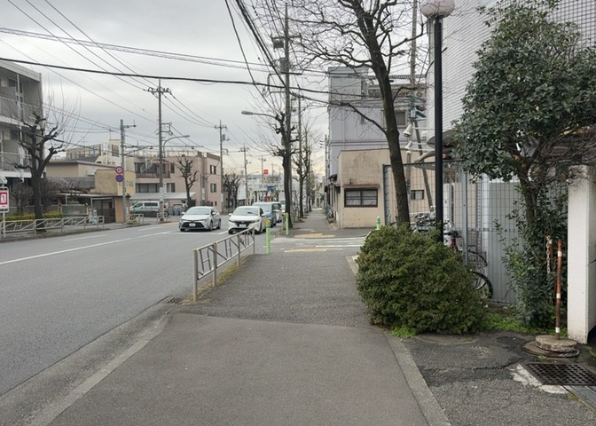 眺望の良さを楽しめるダイニングキッチンで家族団らんの時間を過ごしてはいかがでしょうか。バルコニーから見える景色を家族で眺める時間は、時間が経つのを忘れてしまいそうですね。是非、現地を見に行きましょう！