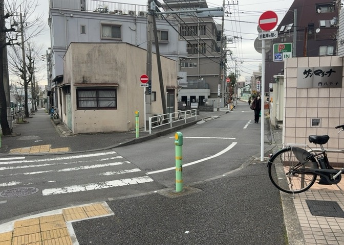 景色重視でお家選ぶをするとスーパーが遠い！学校が遠い！など生活をするうえで利便性で困ることもあります。まず一度現地を見学する際に、周辺の施設などがあるかを確認し、暮らし始めた後のことを想像しましょう。