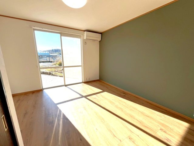 南向きの明るいリビング♪エアコン新設しました♪