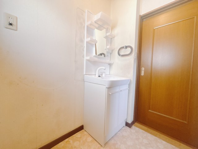 ■洗面室｜大きな鏡で朝の身支度もラクラク♪毎日の忙しい準備が楽しくなる洗面所です(^^♪