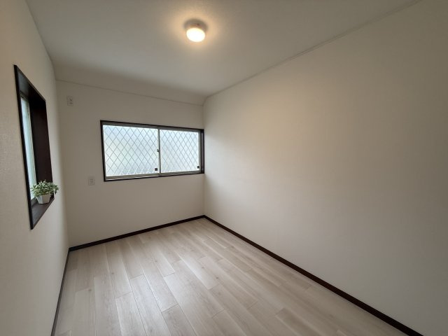 2階洋室約5帖