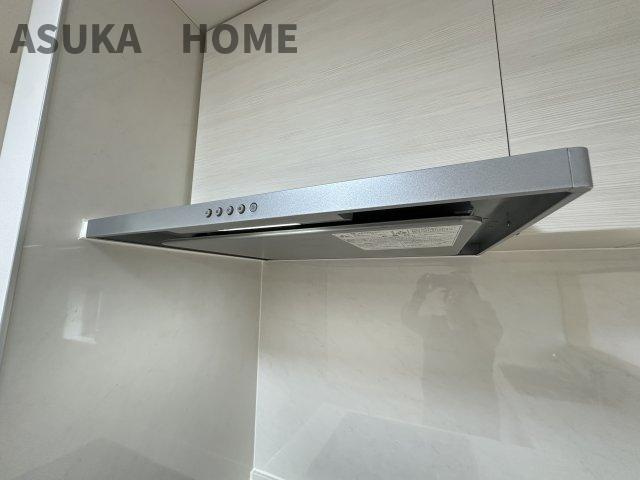 最新のレンジフードです。お掃除やお手入れも楽な構造になっています。