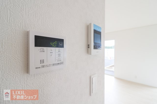 【温水設備】現地完成写真。給湯スイッチ付きで温度調整もラクラクです。