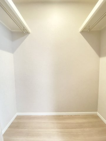 2階洋室にはウォークインクローゼット付きのため、服や靴など多く収納できるのでおしゃれも楽しめちゃいますね♪