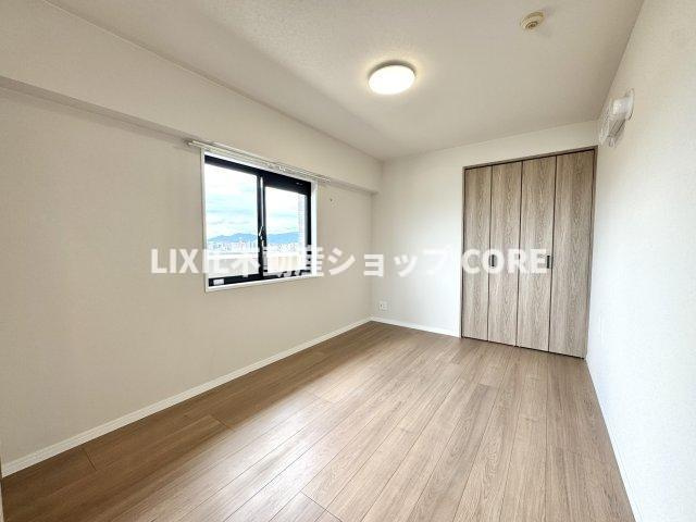 各居室にはクローゼットが備え付けられており、居室の広さを有効に使えます♪　