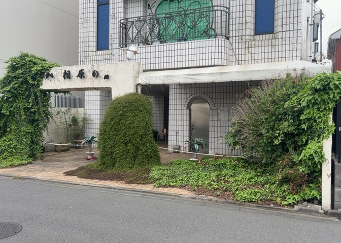 物件の詳細については、現地を見てわかること以外に、役所や法務局などで調べないとわからないことがあります。そのため、現地に行く場合は、もしこの物件を買ったらどのような生活ができるかをイメージしましょう。