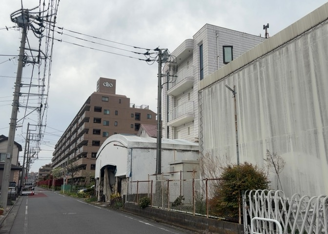 人が暮らすうえで日光は大切な要素となります。日当たりの良さは譲れないポイントですね。併せて近くに大きな建築物の建築予定がないか、あるいはそれが可能な土地が近くにないか事前に確認することもお勧めします。