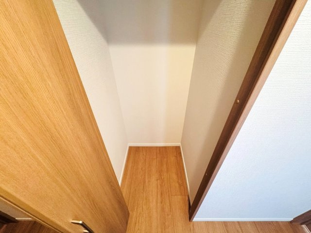 3階廊下収納