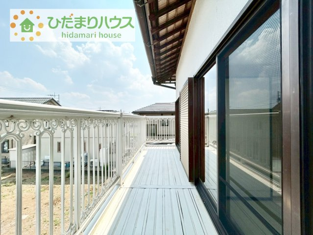 広々としたバルコニー。お洗濯物もぜーんぶ干せちゃいます！！