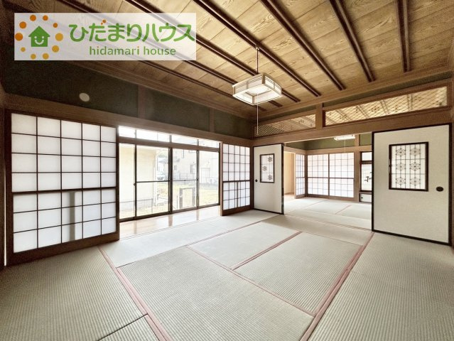 扉を閉じれば来客用のお部屋として！開いて広い空間を作れば、お子様の遊び部屋として使えます！