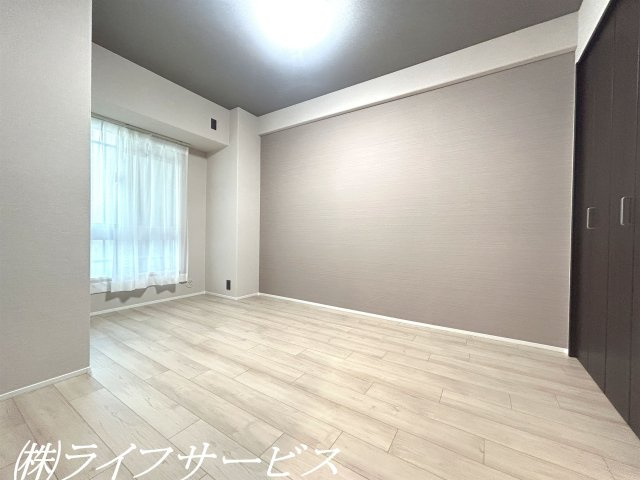 玄関側洋室6帖/クローゼット有