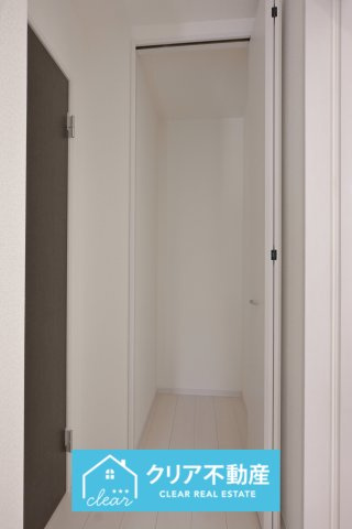背の高い収納付きで使い勝手もとっても良いです♪