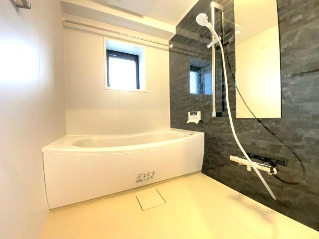 【新品】ユニットバス交換（窓・浴室暖房乾燥機付き）、綺麗でバスタイムを満喫できます♪