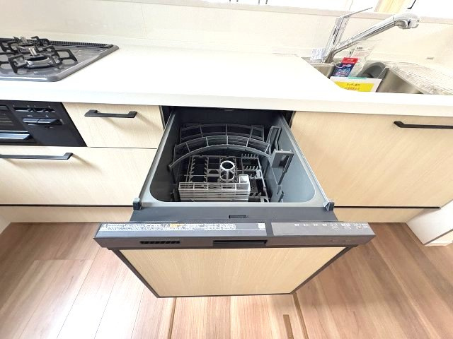 現地写真。食洗器が付いてます。