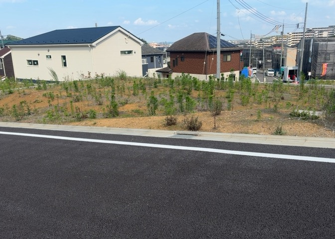 販売されている全ての土地が、宅地用の土地であるとは限りません。都市計画法に基づき、基本的に住宅を建てることができるのは土地計画区であることに加え、市街化区域として定められている地域のみとなっています。