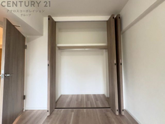 衣類やアクセサリー、小物類の収納が便利で整理整頓がしやすく、部屋の美観を保ちつつ、スペースを最大限に活用できます。衣服のしわやダメージを防ぎ、長持ちさせることができます。　