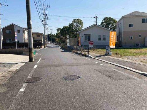 【神田町三丁目の前面道路含む現地写真】