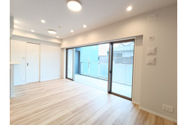 ライオンズヴィアーレ浦和弐番館の外観