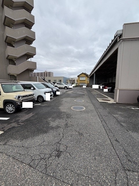 全戸分の駐車場区画を準備しています。