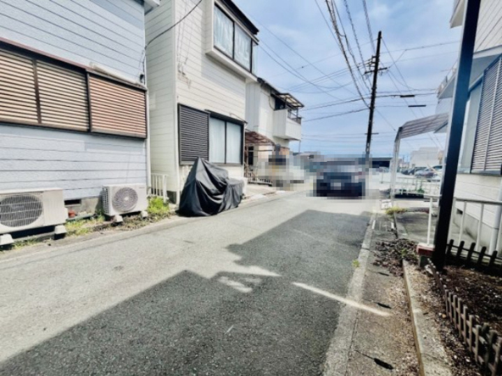前面道路は約4.0m。私道の持ち分あります。