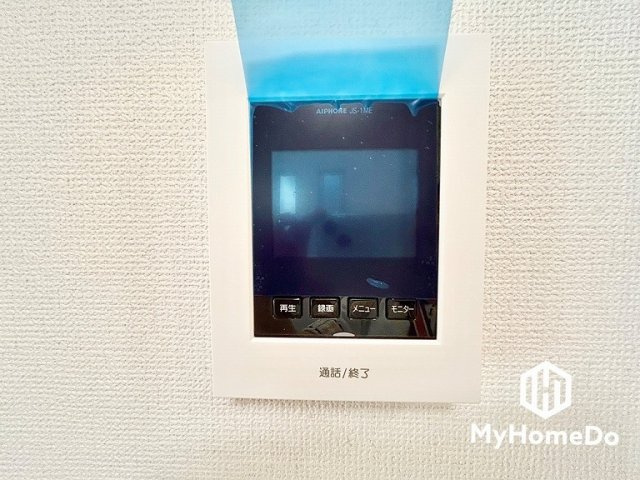 ドアを開ける前に来訪者を確認できるため、安心して対応できます。
