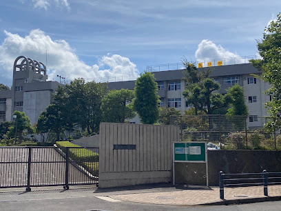 八王子市立別所中学校まで徒歩8分