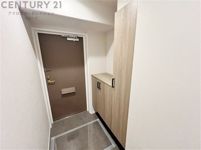玄関収納付きの玄関です　家族皆様の履物をしっかり収納できます