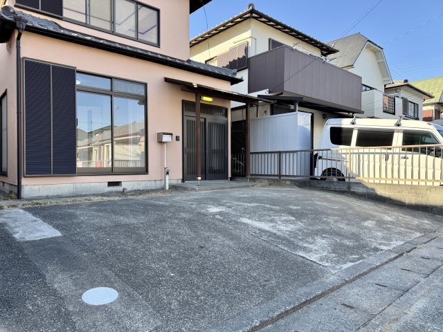 駐車スペースもしっかり確保されています。