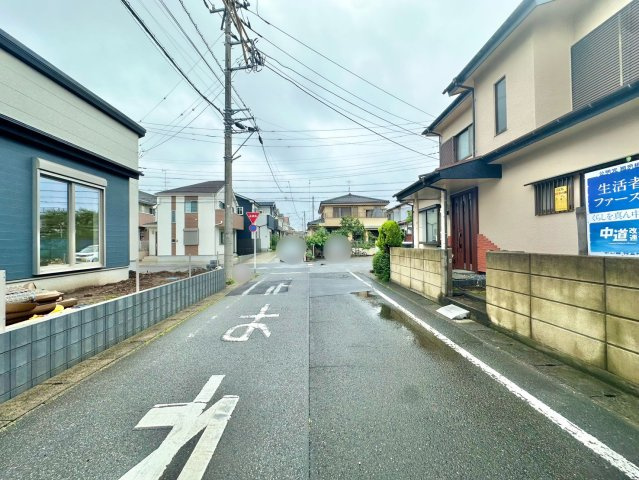 敷地面積168.04？（50.83坪）で角地にある平家住宅です。駐車スペースも2台ございます。是非、現地ご覧ください♪