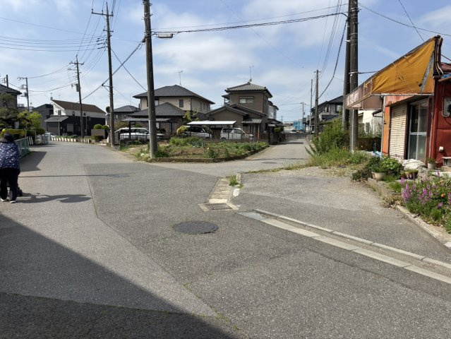 交通量の少ない前面道路は、小さなお子様のいるご家庭でも安心です！