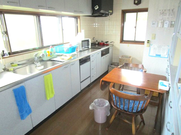 【高山市中山町の中古戸建てのキッチン】