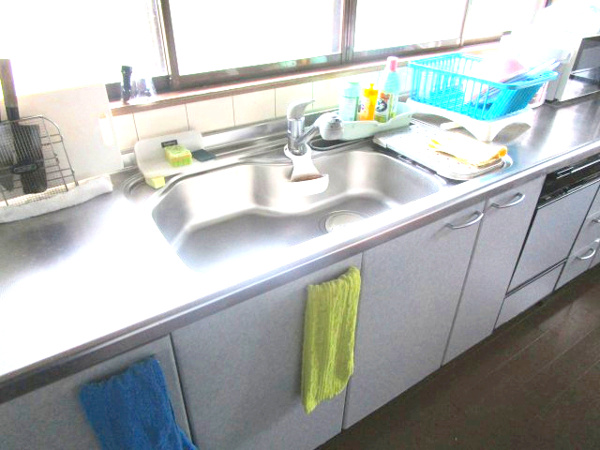 【高山市中山町の中古戸建てのキッチン】