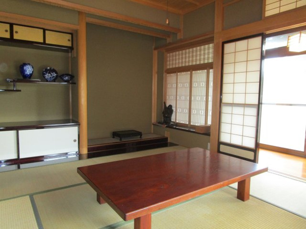 【高山市中山町の中古戸建ての和室】
