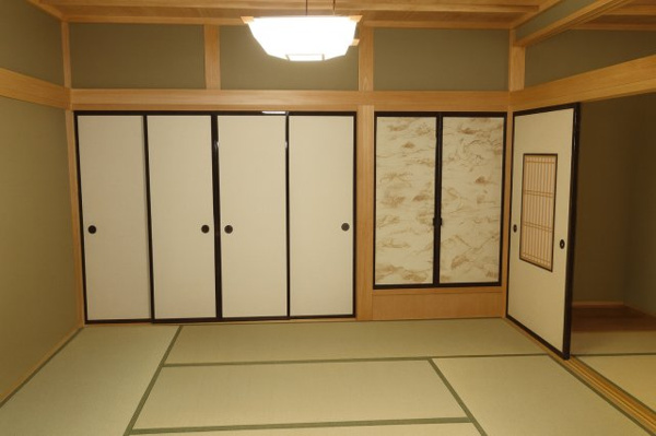 【高山市中山町の中古戸建ての和室】