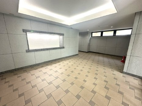 管理の行き届いた美しい共用スペース！エレベーターがあるので、スムーズな移動が叶います。