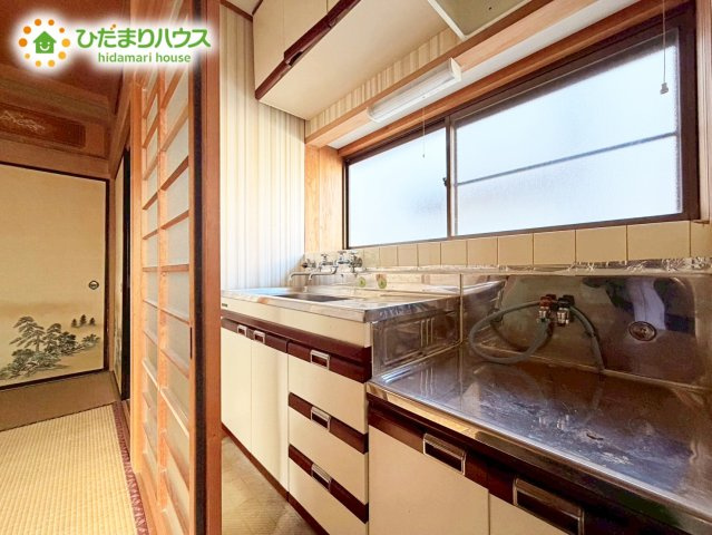 ミニキッチン付きの和室。客間や趣味のお部屋としてはもちろん、多目的に活用できます。