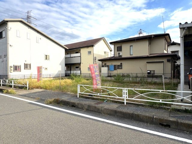 建築条件なし・お好きなハウスメーカーで建築可能です。希望の間取りが叶いやすい整形地。