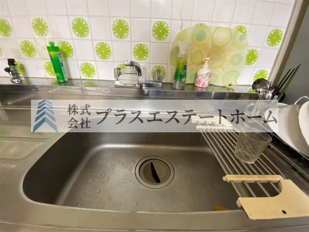 〇南西向き採光良好のあたたかいお部屋♪　●最上階につき上階の足音が気になりません♪　〇窓が多くて明るいリビング♪　●JR播但線「野里」駅まで徒歩約5分の好立地♪