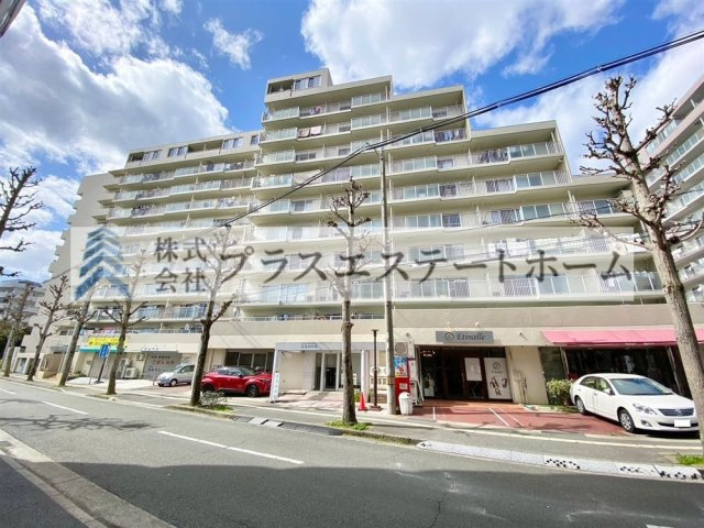 ◎11階建ての最上階♪　◎LDKから姫路城が望めます♪　◎昨年複層ガラス窓枠リフォーム済♪　◎最上階につき通風良好♪　◎近隣商業施設充実でお買い物も楽々便利♪