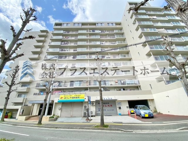 〇南西向き採光良好のあたたかいお部屋♪　●最上階につき上階の足音が気になりません♪　〇窓が多くて明るいリビング♪　●JR播但線「野里」駅まで徒歩約5分の好立地♪